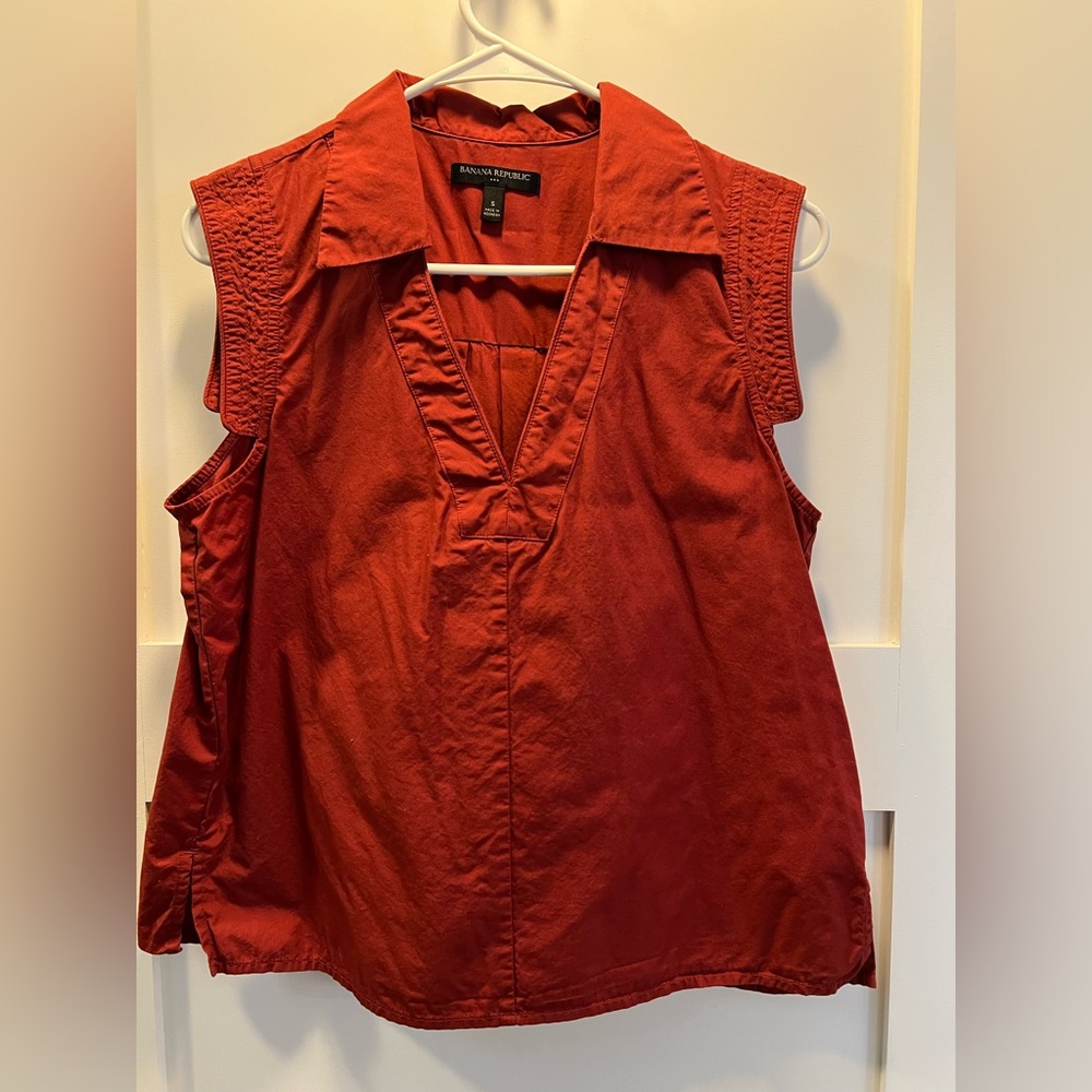 Banana Republic collared sleeveless top